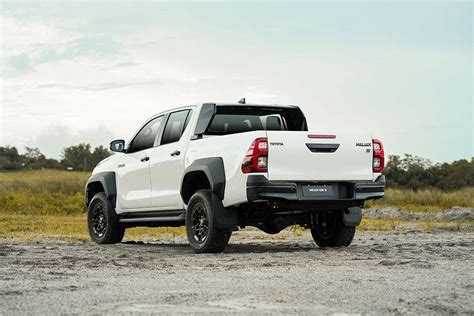Toyota Hilux FX 4x2 With Rear Aircon Price in Philippines.